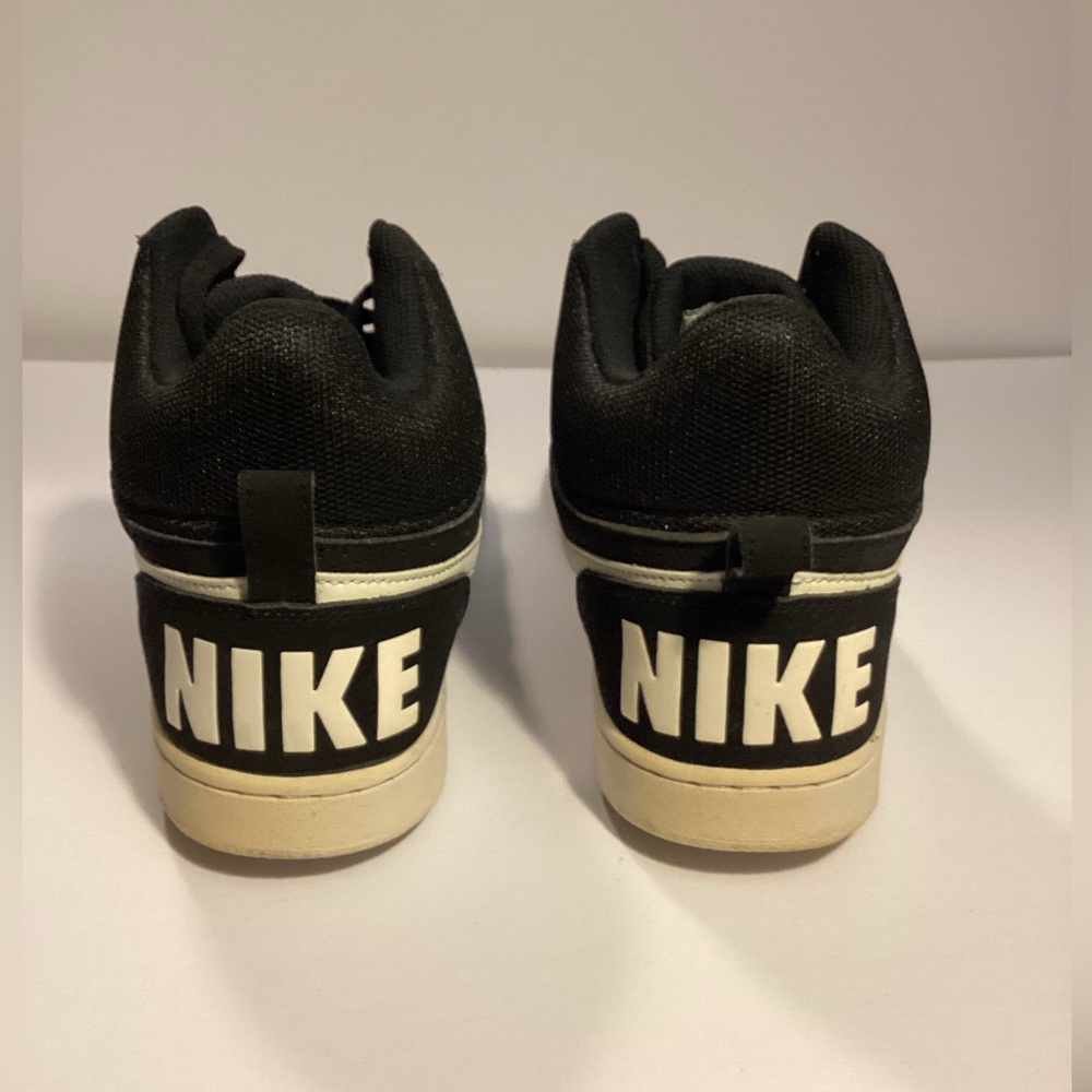 Nike Court Borough size 10, Blk Wht - Picture 4 of 5